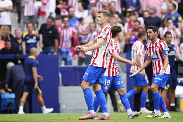Atletico de Madrid v Real Madrid CF - LaLiga EA Sports MADRID, SPAIN - SEPTEMBER 27: Alexander Sorloth centre-forward of Atletico de Madrid and Norway celebrates after scoring his sides first goal during the LaLiga EA Sports match between Atletico de Madrid and Real Madrid CF at Riyadh Air Metropolitano on September 27, 2025 in Madrid, Spain. Jose Hernandez Anadolu Madrid Spain. Editorial use only. Please get in touch for any other usage.  Copyright: x2025xAnadoluxJosexHernandezx