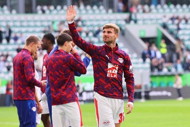 Wolfsburg RB Leipzig Bundesliga Wolfsburg, 27 09 2025, Volkswagen Arena, Bundesliga, Matchday 5 , VFL WOLFSBURG vs RB LEIPZIG 0 1 0 1 , Final cheer RB Leipzig In the picture Timo Werner 36, RB Leipzig was celebrated by the RB fans , Picture Point