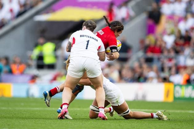 Canada Women v England Women Women s Rugby World Cup 2025 27 09 2025. Final Fabiola Forteza of Canada is tackled by Hannah Botterman of England during the Women s Rugby World Cup 2025 Final match between Canada Women and England Women at Allianz Stadium, Twickenham, Richmond, United Kingdom on 27 September 2025. Richmond Allianz Stadium London United Kingdom Editorial use only , Copyright: xSimonxKingx PSI-22918-0034