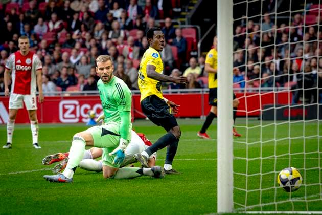 NAC Breda midfielder Kamal Sowah scores but its offside during the match AFC Ajax Amsterdam vs NAC Breda at the Johan Cruijff ArenA for the Dutch Vriendenloterij Eredivisie season 2025-2026 in AMSTERDAM, Netherlands on 27 september 2025, (photo by Marcel van Dorst EYE4images DeFodi Images) NAC Breda midfielder Kamal Sowah scores but its offside during the match AFC Ajax Amsterdam vs NAC Breda at the Johan Cruijff ArenA for the Dutch Vriendenloterij Eredivisie season 2025 2026 in AMSTERDAM, Netherlands on 27 september 2025, photo by Marcel van Dorst EYE4images DeFodi Images