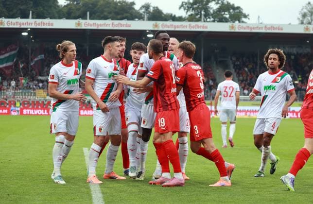 27 09 25 1 FC Heidenheim FC Augsburg Germany, Heidenheim, 27 09 2025, Football, Bundesliga, 1 FC Heidenheim Augsburg pack formation
