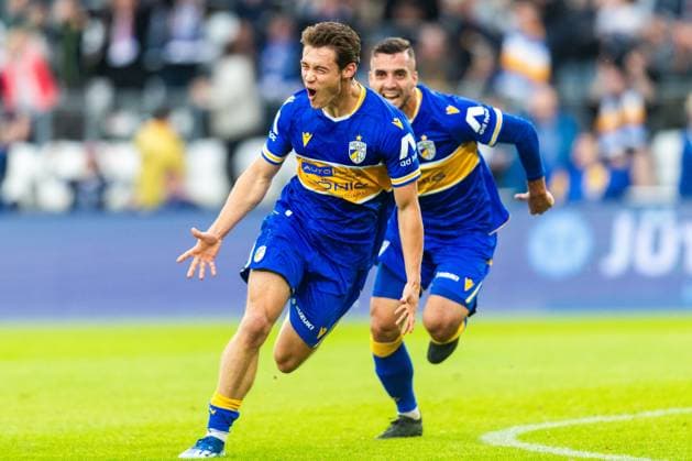 Jena , 270925, Soccer Regionalliga , FC Carl Zeiss Jena vs Chemnitzer FC in the picture Marcel Hoppe and Justin Schau Jena celebrate the goal to 2 0
