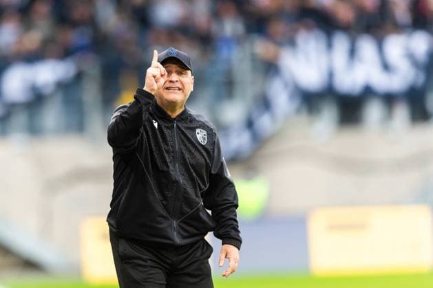 Jena , 270925, Soccer Regionalliga , FC Carl Zeiss Jena vs Chemnitzer FC in the picture Coach Volkan Uluc Jena