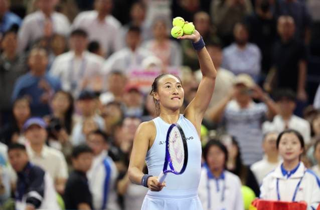 (250927) -- BEIJING, Sept. 27, 2025 -- Zheng Qinwen gestures after the women s singles second round match between Zheng Qinwen of China and Emiliana Arango of Colombia at 2025 China Open tennis tournament in Beijing, China, Sept. 27, 2025. ) (SP)CHINA-BEIJING-TENNIS-CHINA OPEN-WOMEN S SINGLES-SECOND ROUND (CN) Baixxuefei 