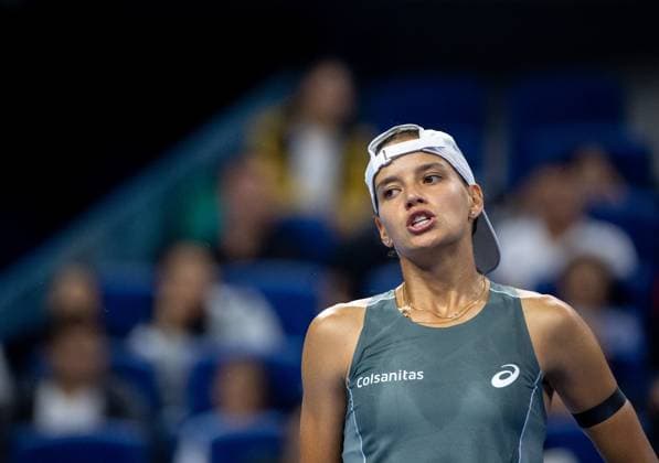 (250927) -- BEIJING, Sept. 27, 2025 -- Emiliana Arango reacts during the women s singles second round match between Zheng Qinwen of China and Emiliana Arango of Colombia at 2025 China Open tennis tournament in Beijing, China, Sept. 27, 2025. ) (SP)CHINA-BEIJING-TENNIS-CHINA OPEN-WOMEN S SINGLES-SECOND ROUND (CN) HuxJingwen 