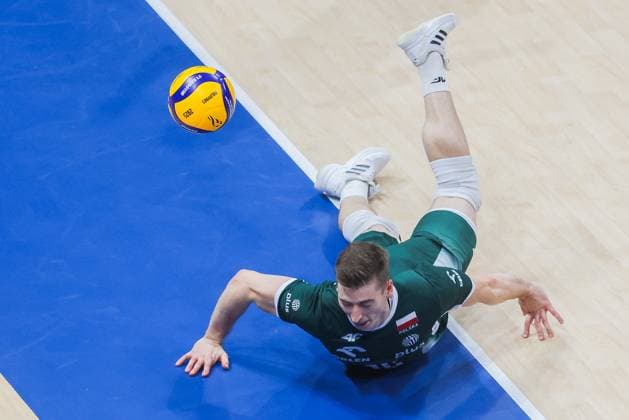 (250927) -- PASAY CITY, Sept. 27, 2025 -- Kamil Semeniuk of Poland competes during the semifinal match between Italy and Poland at the FIVB Men s World Championship, WM, Weltmeisterschaft 2025 in Pasay City, the Philippines, Sept. 27, 2025. ) (SP)PHILIPPINES-PASAY CITY-VOLLEYBALL-FIVB MEN S WORLD CHAMPIONSHIP 2025-SEMIFINALS ROUELLExUMALI 