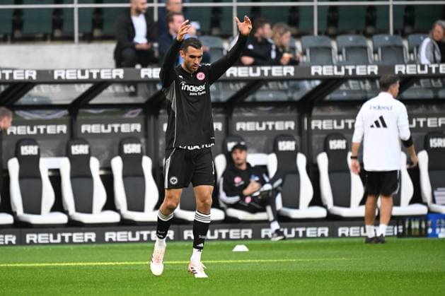 27 09 2025, xjhx, Soccer 1 Bundesliga, Borussia Moenchengladbach Eintracht Warmup warm up warm up before the game Ellyes Skhiri Eintracht Frankfurt DFL DFB REGULATIONS PROHIBIT ANY USE OF PHOTOGRAPHS as IMAGE SEQUENCES and or QUASI VIDEO Moenchengladbach