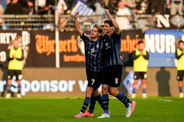 from left scorer Nicklas Shipnoski SVWM, 7 , Maximilian Thalhammer SVWM, 8 , players of SV Waldhof Mannheim SVWM , celebrate the goal to 3 0, jubilation, goal celebration, celebrate the goal, goal, celebration, cheers about the goal, rejoice, joy, optimistic, positive, game scene, highlight, action, 27 09 2025, Mannheim Germany , Soccer, 3 Liga, SV Waldhof Mannheim Rot Weiss Essen, DFB DFL REGULATIONS PROHIBIT ANY USE OF PHOTOGRAPHS AS IMAGE SEQUENCES AND OR QUASI VIDEO xozx