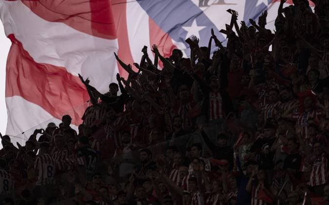 MADRID SPAIN - SEPTEMBER 27: Atletico fans during the La Liga 2025 26 League match between Atletico Madrid and Real Madrid at Riyadh Air Metropolitano on September 27, 2025 in Madrid, Spain. (Photo by Ricardo Nogueira Sports Press Photo) Copyright: xRicardoxNogueirax Sportspressphoto_SPR33178