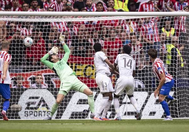 MADRID SPAIN - SEPTEMBER 27: Robin Le Normand of Atletico Madrid scores during the La Liga 2025 26 League match between Atletico Madrid and Real Madrid at Riyadh Air Metropolitano on September 27, 2025 in Madrid, Spain. (Photo by Ricardo Nogueira Sports Press Photo) Copyright: xRicardoxNogueirax Sportspressphoto_SPR33183