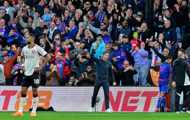 Crystal Palace v Liverpool, London, UK - 27 Sep 2025 Goal celebrations from Oliver Glasner Manager of Crystal Palace after Eddie Nketiah of Crystal Palace scores their side s 2nd goal to win the match during the Premier League match between Crystal Palace and Liverpool at Selhurst Park, London on 27 September 2025 ( London Selhurst Park London England Copyright: xAlanxStanford PPAUKx PPA-219085
