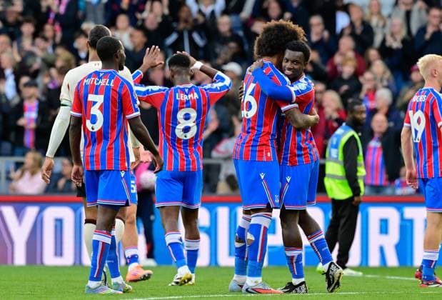 Crystal Palace v Liverpool, London, UK - 27 Sep 2025 Goal celebrations for Eddie Nketiah of Crystal Palace after scoring their side s 2nd goal to win the match during the Premier League match between Crystal Palace and Liverpool at Selhurst Park, London on 27 September 2025 ( London Selhurst Park London England Copyright: xAlanxStanford PPAUKx PPA-219091