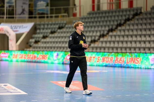 Valkovskis, Janis Pavels Rueckraum Links, HSC 2000 Coburg, 26 GER, Bayern, HSC 2000 Coburg vs HBW Balingen Weilstetten, 2 Handball Bundesliga, Handball, Matchday 5, Season 2025 2026, 19 30 Uhr, Saturday, 27 09 2025 GER, Bayern, HSC 2000 Coburg vs HBW Balingen Weilstetten, 2 Handball Bundesliga, Handball, Matchday 5, Season 2025 2026, 19 30 Uhr, Saturday, 27 09 2025 Coburg Copyright: xEibner-Pressefoto MartinxHerbstx EP_MHT