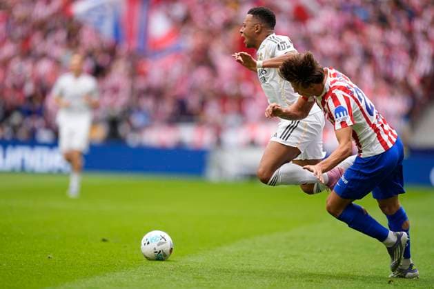 September 27, 2025, Madrid, Madrid, Spain: Kylian Mbappe of Real Madrid CF in action during the Spanish League, LaLiga EA Sports, football match played between Atletico de Madrid and Real Madrid at Riyadh Air Metropolitano stadium on September 27, 2025, in Madrid, Spain. Madrid Spain - ZUMAa181 20250927_zaa_a181_151 Copyright: xOscarxJ.xBarrosox