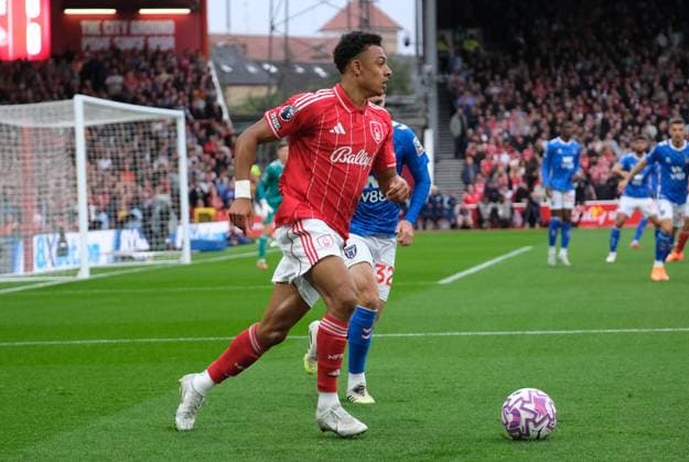 Dan Ndoye of Nottingham Forest seen in action during the Premier league football match between Nottingham Forest and Sunderland A F C at City Ground in Nottingham. Copyright: xPaulxBonser SportsxPressxPhotox Sportspressphoto_SPR33284