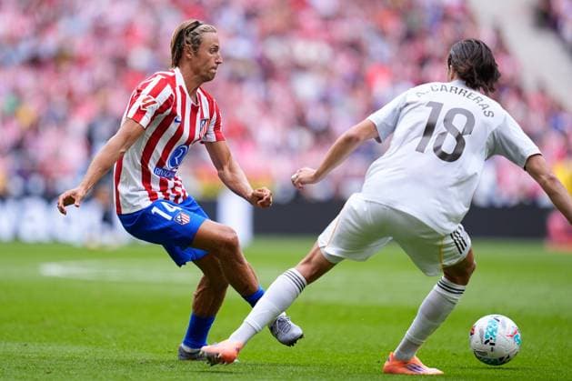 September 27, 2025, Madrid, Madrid, Spain: Marcos Llorente of Atletico de Madrid in action during the Spanish League, LaLiga EA Sports, football match played between Atletico de Madrid and Real Madrid at Riyadh Air Metropolitano stadium on September 27, 2025, in Madrid, Spain. Madrid Spain - ZUMAa181 20250927_zaa_a181_213 Copyright: xDennisxAgyemanx