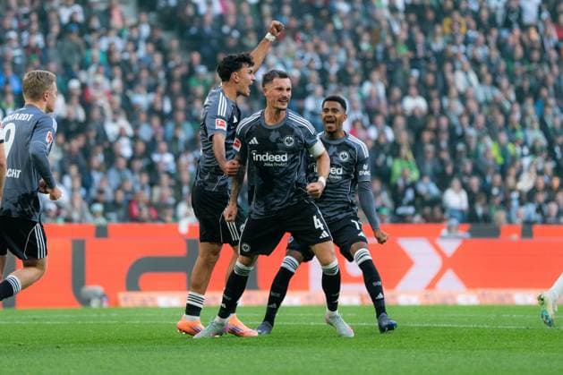 Borussia Mönchengladbach vs Eintracht Frankfurt Bundesliga Matchday 5 Robin Koch of Eintracht Frankfurt celebrates after scoring during the Bundesliga match against Borussia Mönchengladbach at Borussia-Park in Mönchengladbach, Germany, on September 27, 2025. Copyright: xTaiseixIwamotox