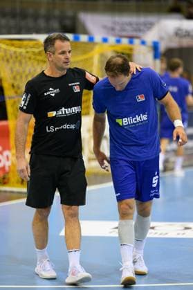 Flohr, Matthias Trainer, HBW Balingen Weilstetten with Heinzelmann, Tobias Kreislaeufer, HBW Balingen Weilstetten, 28 before the match GER, Bayern, HSC 2000 Coburg vs HBW Balingen Weilstetten, 2 Handball Bundesliga, Handball, 5 Matchday, Season 2025 2026, 7 30 pm, Saturday, 27 09 2025 GER, Bavaria, HSC 2000 Coburg vs HBW Balingen Weilstetten, 2 Handball Bundesliga, Handball, 5 Matchday, Season 2025 2026, 7 30 pm, Saturday, 27 09 2025 Coburg Copyright: xEibner-Pressefoto MartinxHerbstx EP_MHT