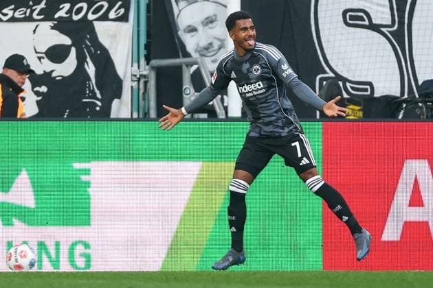 1 Bundesliga Borussia Mönchengladbach Eintracht Frankfurt on 27 09 2025 at Borussia Park in Mönchengladbach Cheering, goal celebration, goal scorer, goal scorer Ansgar Knauff Frankfurt 7 cheers after his goal for 0 to 2 MH