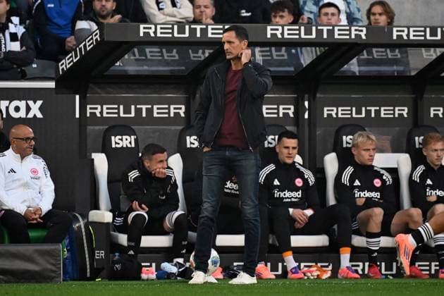 27 09 2025, xjhx, Fussball 1 Bundesliga, Borussia Moenchengladbach Eintracht Frankfurt v l Trainer Dino Toppmöller Toppmoeller Eintracht Frankfurt DFL DFB REGULATIONS PROHIBIT ANY USE OF PHOTOGRAPHS as IMAGE SEQUENCES and or QUASI VIDEO Moenchengladbach