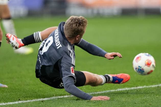 27 09 2025, Soccer 1 Bundesliga, Season 2025 2026, Matchday 05, Borussia Moenchengladbach Eintracht Frankfurt at Borussia Park in Moenchengladbach Jonathan Burkardt Eintracht Frankfurt, 09 scores the goal to make it 3 0 Important note According to the regulations of the DFL German Football League and the DFB German Football Association, it is prohibited to to utilize or have utilized photographs taken in the stadium and or of the match in the form of sequential images and or video-like photo series Foto Kirchner Media Thomas Haesler Copyright: xKirchner-Media ThomasxHaeslerx