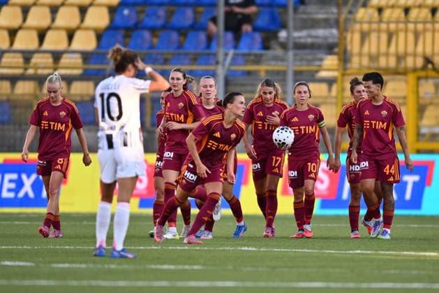 Juventus FC v AS Roma - Serie a Cup Women Emilie Haavi of A.S. Roma Femminile celebrates after scoring the goal to make it 1-1 during the Serie A Women s Cup Final between Juventus F.C. and A.S. Roma at Romeo Menti Stadium in Castellammare di Stabia, Italy, on September 27, 2025 Castellammare di Stabia Italy Italy  Copyright: xDomenicoxCippitellix originalFilename:cippitelli-juventus250927_npoA8.jpg