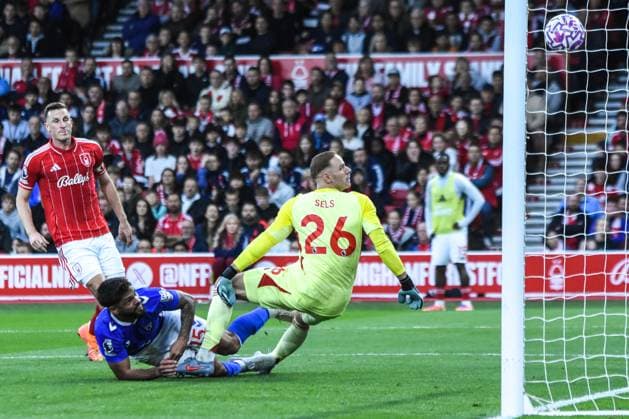 Nottingham Forest v Sunderland, English Premier League, The City Ground, Nottingham, UK - 27 September 2025 Sunderland s Omar Alderete scores his sides first goal of the match , UK NEWSPAPERS OUT Copyright: xRichardxBowcottx