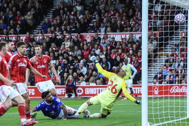 Nottingham Forest v Sunderland, English Premier League, The City Ground, Nottingham, UK - 27 September 2025 Sunderland s Omar Alderete scores his sides first goal of the match , UK NEWSPAPERS OUT Copyright: xRichardxBowcottx