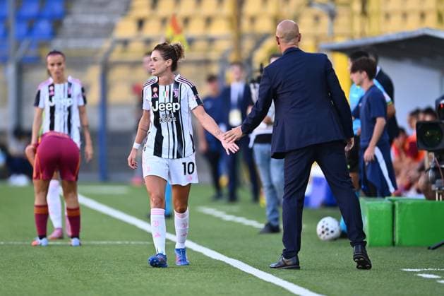 Juventus FC v AS Roma - Serie a Cup Women Cristiana Girelli of Juventus F.C. and Massimiliano Canzi, coach of Juventus F.C., participate in the Serie A Women s Cup Final between Juventus F.C. and A.S. Roma at Romeo Menti Stadium in Castellammare di Stabia, Italy, on September 27, 2025. Castellammare di Stabia Italy Italy  Copyright: xDomenicoxCippitellix originalFilename:cippitelli-juventus250927_npvQD.jpg