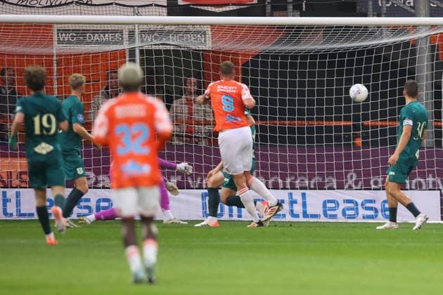 VOLENDAM, 27-09-2025 , KRAS Stadium , season 2025 2026 , Dutch eredivisie football, match between FC Volendam and PEC Zwolle , picture shows 1-0 of FC Volendam player Henk Veerman Volendam - PEC  x31225507x Copyright: