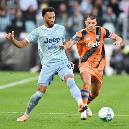 September 27, 2025, Turin: Juventus Lloyd Kelly in action during the Italian Serie A soccer match Juventus FC vs Atalanta at the Allianz Stadium in Turin, Italy, 27 september 2025 ANSA ALESSANDRO DI MARCO. Serie A: Juventus-Atalanta  - ZUMAa110 20250927_zaf_a110_048 Copyright: xAlessandroxDixMarcox