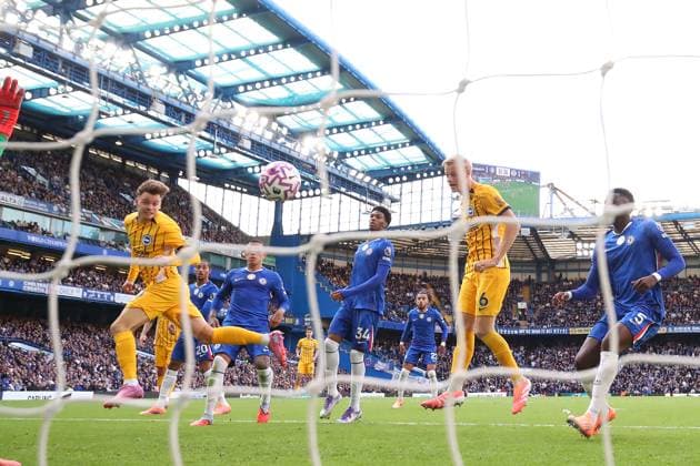 27th September 2025; Stamford Bridge, Chelsea, London, England: Premier League Football, Chelsea versus Brighton and Hove Albion; Maxim De Cuyper of Brighton &amp; Hove Albion heads the ball to score his sides 2nd goal in the 92nd minute to make it 1-2  JohnxPatrickxFletcher