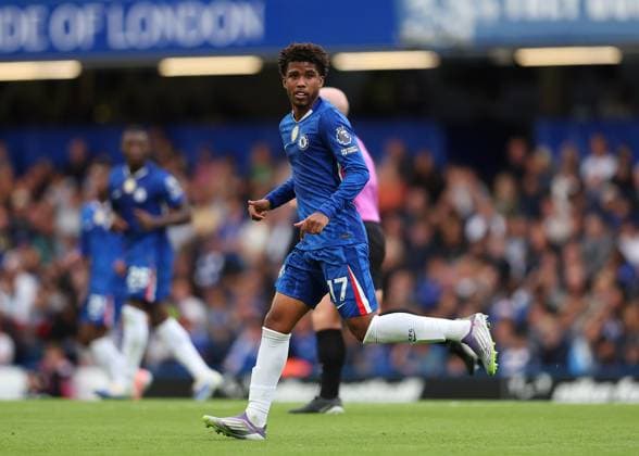 27th September 2025; Stamford Bridge, Chelsea, London, England: Premier League Football, Chelsea versus Brighton and Hove Albion; Andrey Santos of Chelsea  JohnxPatrickxFletcher