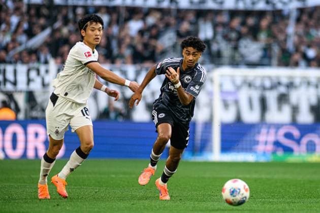 MOENCHENGLADBACH, GERMANY - 27 SEPTEMBER, 2025: Nathaniel Brown, Shuto Machino - The football match of Bundesliga Borussia Moenchengladbach vs Eintracht Frankfurt at Borussia Park.  Copyright: xVITALIIxKLIUIEVx