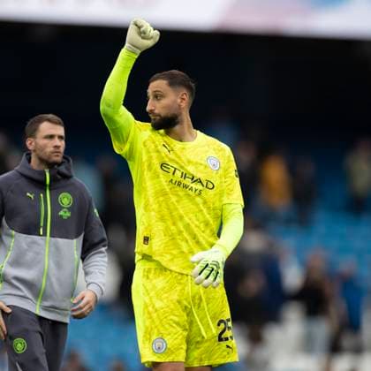 Manchester City v Burnley - Premier League Gianluigi Donnarumma (25) of Manchester City F.C. celebrates at full time during the Premier League match between Manchester City and Burnley at the Etihad Stadium in Manchester, England, on September 27, 2025. Manchester Manchester United, ManU Kingdom  Copyright: xMIxNewsx originalFilename:fletcher-manchest250927_np2L6.jpg