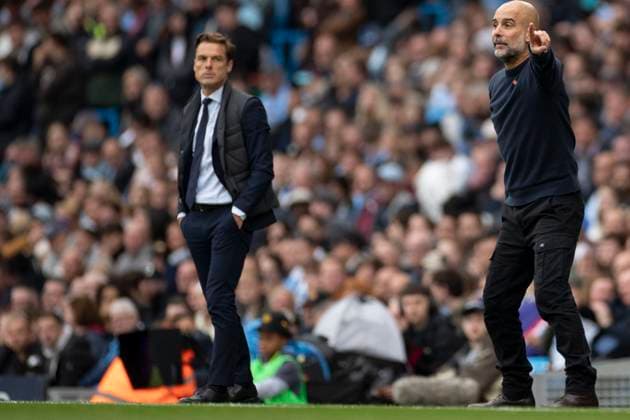 Manchester City v Burnley - Premier League Manchester City F.C. manager Pep Guardiola gesticulates during the Premier League match between Manchester City and Burnley at the Etihad Stadium in Manchester, England, on September 27, 2025. Manchester Manchester United, ManU Kingdom  Copyright: xMIxNewsx originalFilename:fletcher-manchest250927_npfQ4.jpg