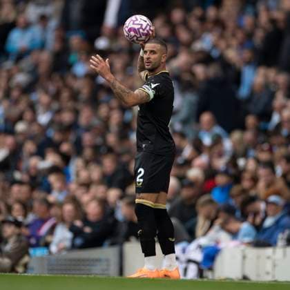 Manchester City v Burnley - Premier League Kyle Walker (2) of Burnley F.C. plays during the Premier League match between Manchester City and Burnley at the Etihad Stadium in Manchester, England, on September 27, 2025. Manchester Manchester United, ManU Kingdom  Copyright: xMIxNewsx originalFilename:fletcher-manchest250927_npGM1.jpg