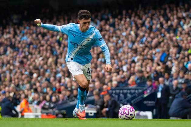 Manchester City v Burnley - Premier League Phil Foden (47) of Manchester City F.C. is in action during the Premier League match between Manchester City and Burnley at the Etihad Stadium in Manchester, on September 27, 2025. Manchester Manchester United, ManU Kingdom  Copyright: xMIxNewsx originalFilename:fletcher-manchest250927_npb7a.jpg