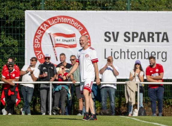 Soccer, Men, Season 2025 2026, NOFV Oberliga Nord, SV Sparta Lichtenberg, Naming ceremony, Fischerstraße sports facility becomes Paul Kalkbrenner sports field, in the picture Paul Kalkbrenner, 27 09 2025, Copyright: xMatthiasxKochx