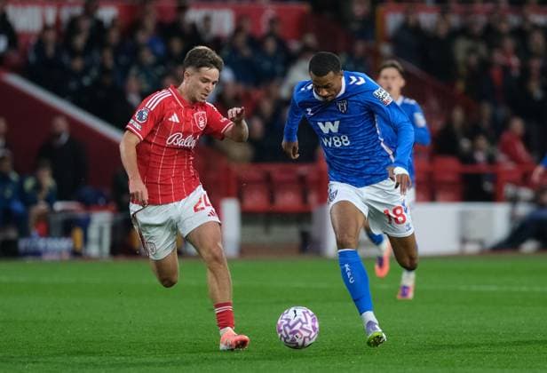 James McAtee of Nottingham Forest Wilson Isidor of Sunderland A F C seen in action during the Premier league football match between Nottingham Forest and Sunderland A F C at City Ground in Nottingham. Copyright: xPaulxBonser SportsxPressxPhotox Sportspressphoto_SPR33388