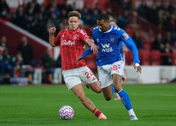 James McAtee of Nottingham Forest and Wilson Isidor of Sunderland A F C seen in action during the Premier league football match between Nottingham Forest and Sunderland A F C at City Ground in Nottingham. Copyright: xPaulxBonser SportsxPressxPhotox Sportspressphoto_SPR33389