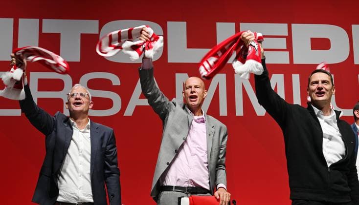 27 09 2025 , xophax, Football 1 Bundesliga, 1 FC Köln General Meeting , Presidential Election Rhein Energie Stadion Annual General Meeting on Saturday 27 09 2025 1 FC Köln Team Stobbe wins the election New President of 1 FC Köln Jörn Stobbe, center left Jörg Alvermann , left and Ulf Sobek, right Koeln