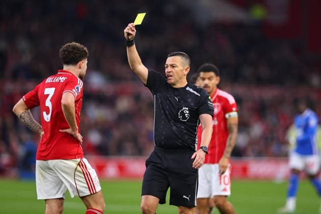 Nottingham Forest FC v Sunderland AFC, Premier League Neco Williams of Nottingham Forest is shown the yellow card during the Nottingham Forest FC v Sunderland AFC English Premier League match at the City Ground, Nottingham, United Kingdom on 27 September 2025 Credit: Ryan Crockett Every Second Media Editorial use only. All images are copyright Every Second Media Limited. No images may be reproduced without prior permission. All rights reserved. Premier League and Football League images are subject to licensing agreements with Football DataCo Limited. see https: www.football-dataco.com Copyright: xIMAGO EveryxSecondxMediax ESM-1598-0055 RyanxCrockettx xEveryxSecondxMediax