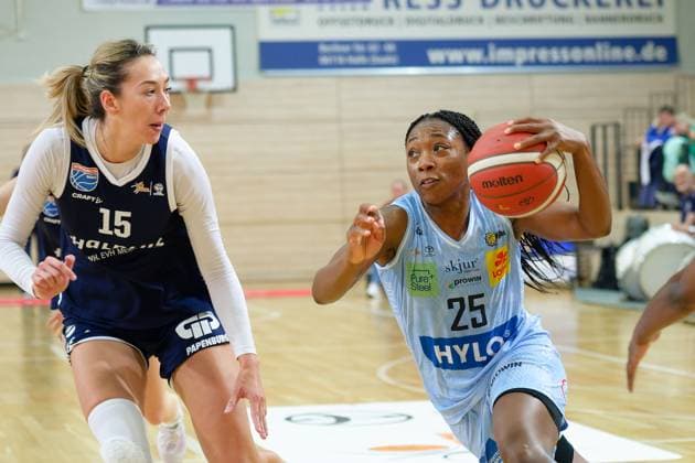 Sona Svetlikova Lions, 15 , Martha Burse Saarluis, 25 , Syntainics MBC vs Saarlouis Royals, Basketball, Women, Bundesliga, Season 2025 2026, 1 Matchday, 27 09 2025 Halle SWH Arena Sachsen Anhalt Germany