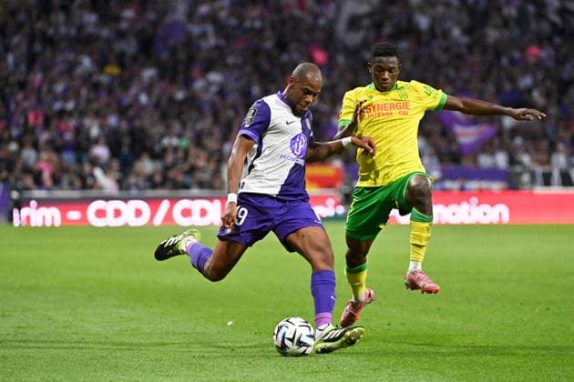 Toulouse FC v FC Nantes - Ligue 1 McDonald s 2025 2026 14 Amady CAMARA (fcn) - 19 Djibril SIDIBE (tfc) during the Ligue 1 McDonald s match between Toulouse and Nantes at Stadium de Toulouse on September 27, 2025 in Toulouse, France. Toulouse France  Copyright: xFEPx 776348141