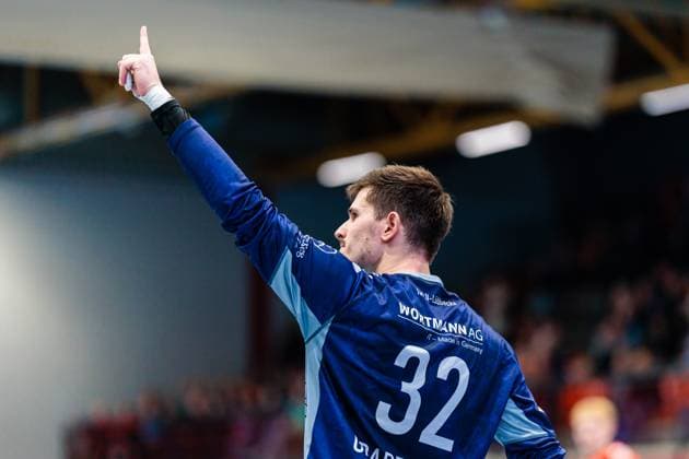 Leon Grabenstein TuS N Luebbecke, 32 cheers GER, TuS N Luebbecke vs 1 VfL Potsdam, Handball, 2 Bundesliga, Matchday 5, Season 2025 2026, 27 09 2025 GER, TuS N Luebbecke vs 1 VfL Potsdam, Handball, 2 Bundesliga, Matchday 5, Season 2025 2026, 27 09 2025 Luebbecke Copyright: xEibner-Pressefoto JanxRollingerx EP_JSK
