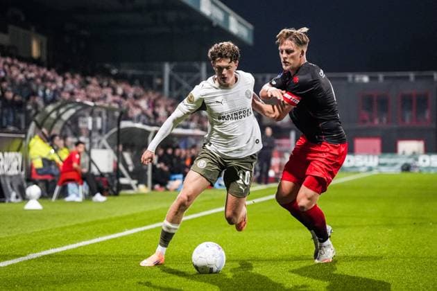 ROTTERDAM - (l-r) Paul Wanner of PSV Eindhoven, Casper Widell of sbv Excelsior during the Dutch Eredivisie match between Excelsior and PSV at the Woudestein Stadium on September 27, 2025, in Rotterdam, Netherlands. ANP TOBIAS KLEUVER Eredivisie 2025 26 xVIxANPxSportx xxANPxIVx 537641714 originalFilename: 537641714.jpg