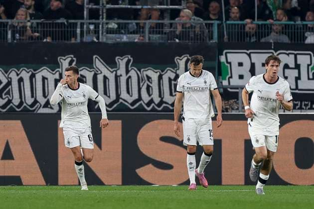 Mönchengladbach, Germany, 27 09 25 Yannik Engelhardt Borussia Mönchengladbach goal celebration, cheers after his goal for 3 6 during the Bundesliga match between Borussia Mönchengladbach vs Eintracht Frankfurt at the stadium in Borussia Park Mönchengladbach Stadion im Borussia Park North Rhine Westphalia Germany Copyright: xBrauer-Fotoagenturx xAdrianxSchlx
