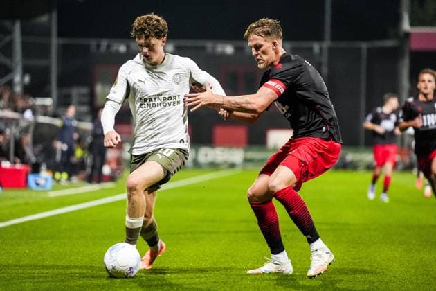 ROTTERDAM - (l-r) Paul Wanner of PSV Eindhoven, Casper Widell of sbv Excelsior during the Dutch Eredivisie match between Excelsior and PSV at the Woudestein Stadium on September 27, 2025, in Rotterdam, Netherlands. ANP TOBIAS KLEUVER Eredivisie 2025 26 xVIxANPxSportx xxANPxIVx 537642320 originalFilename: 537642320.jpg