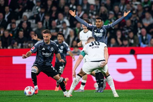 MOENCHENGLADBACH, GERMANY - 27 SEPTEMBER, 2025: Mario Gotze - The football match of Bundesliga Borussia Moenchengladbach vs Eintracht Frankfurt at Borussia Park.  Copyright: xVITALIIxKLIUIEVx